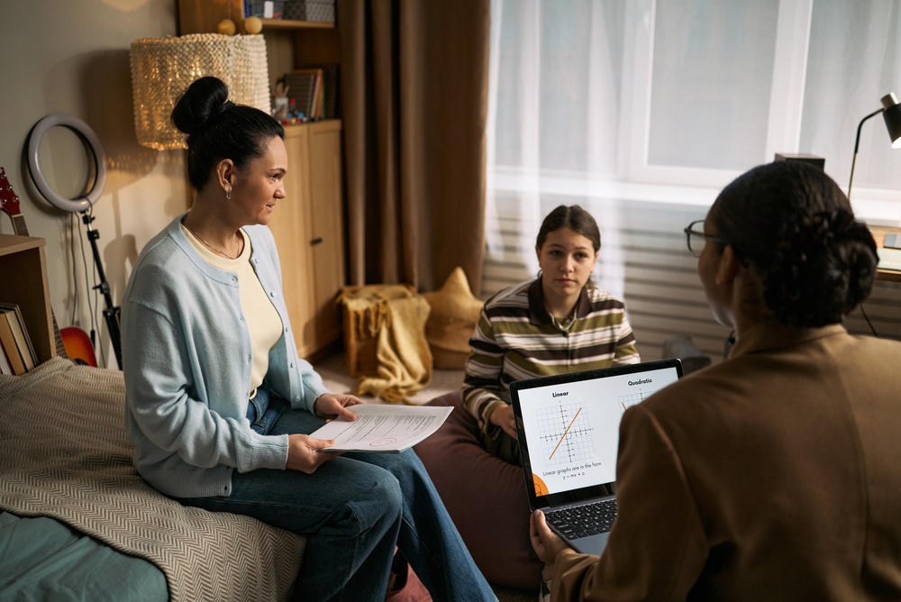Meditațiile acasă ori la profesor, precum și implicarea directă a părinților aduc școlilor o faimă pe care, de fapt, nu o merită. FOTO: Shutterstock