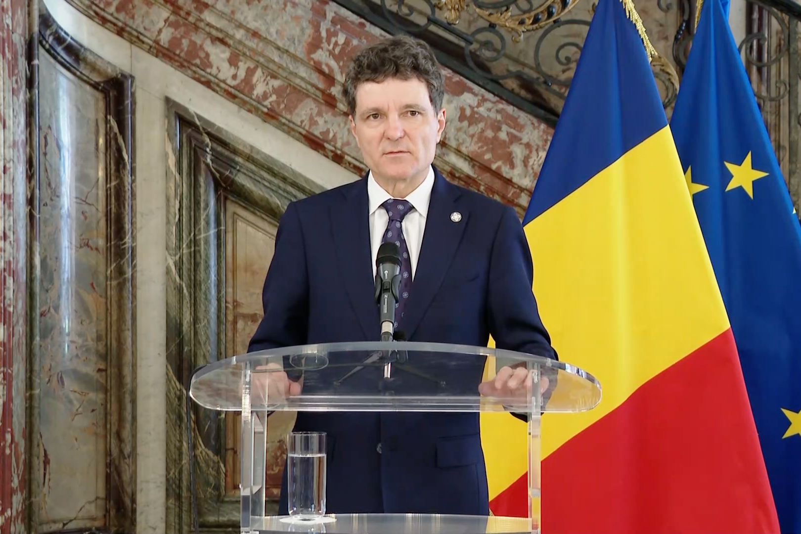 LIVE. Nicușor Dan vorbește acum despre blocajul în formarea guvernului. De ce nu desemnează un prim-ministru?