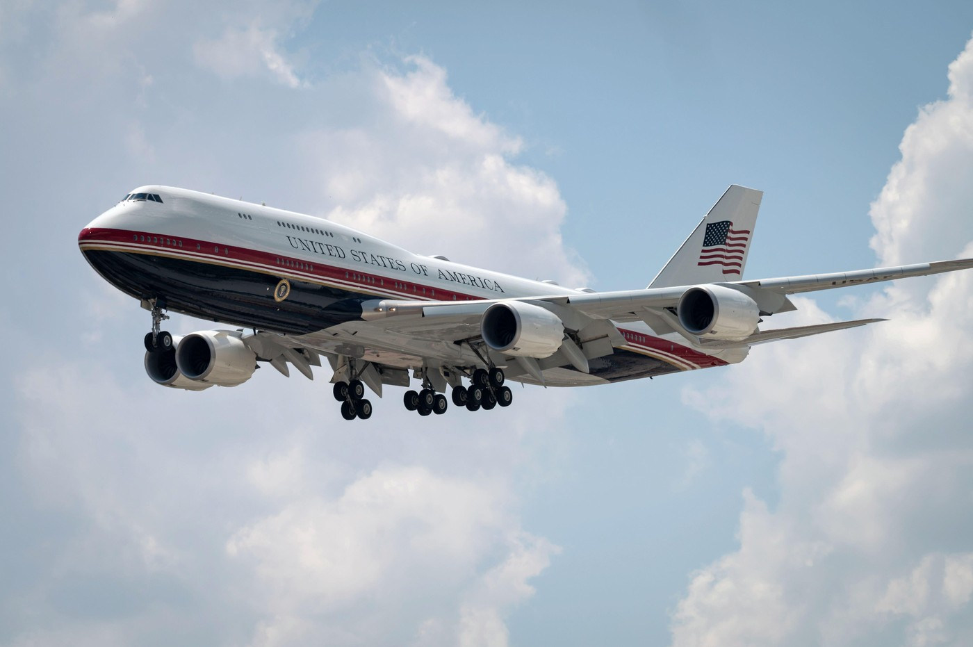 Noul Air Force One, primit cadou din Qatar, are în acest moment o importantă vulnerabilitate. De ce s-a întors Trump din Turcia cu vechiul avion
