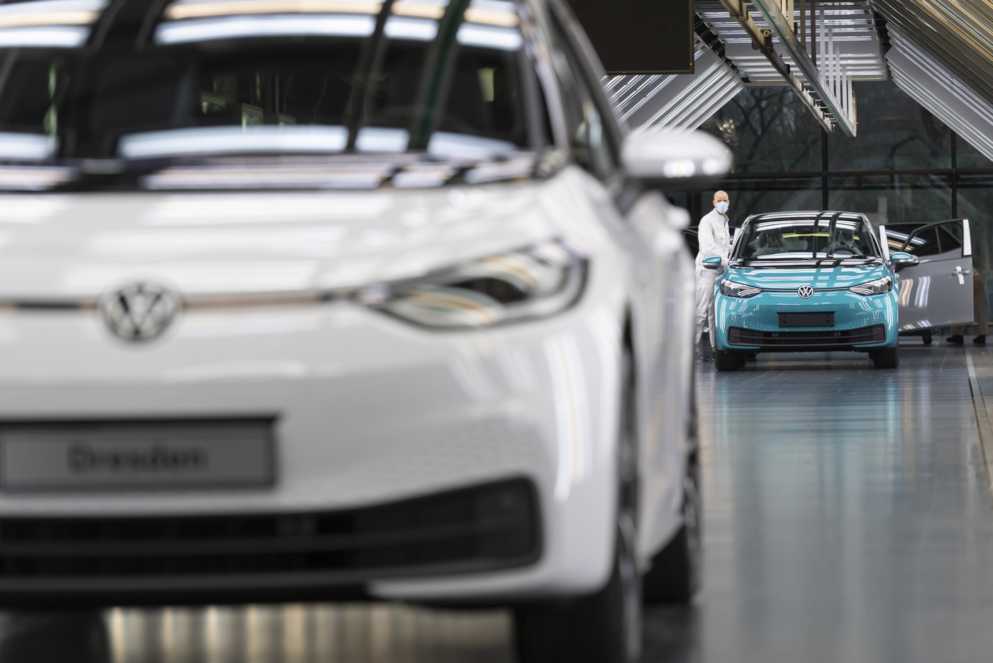 Angajații Volkswagen reacționează la anunțul a 140.000 de concedieri posibile