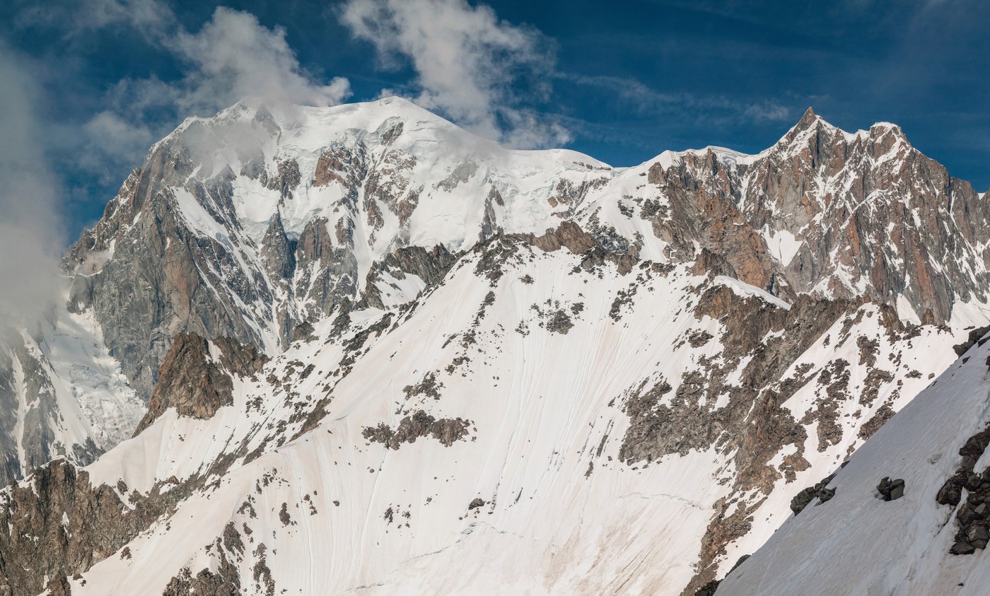 Doi alpiniști români au murit în Italia, după ce au căzut într-o crevasă