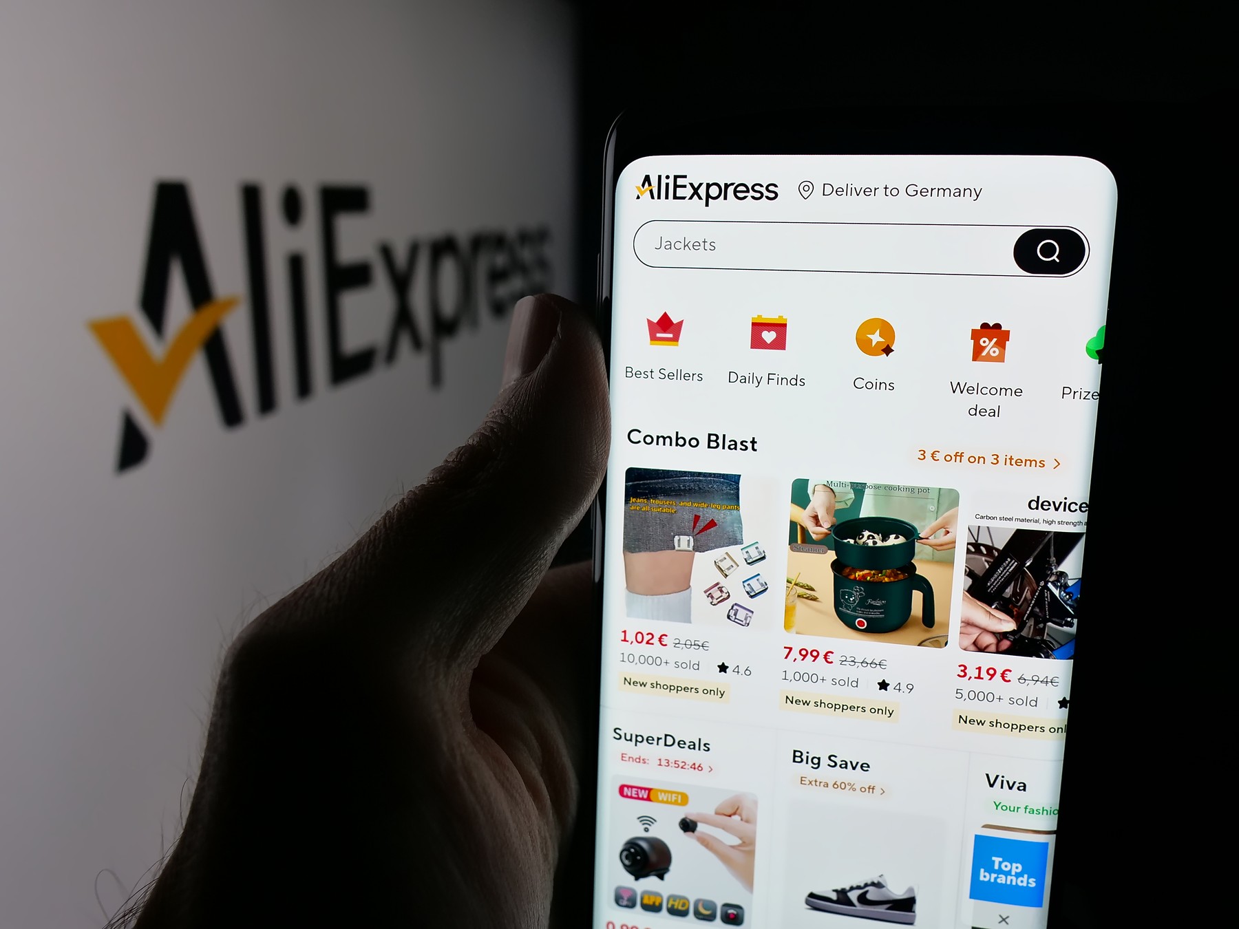 AliExpress amendată cu 550 milioane euro pentru vânzarea de produse contrafăcute