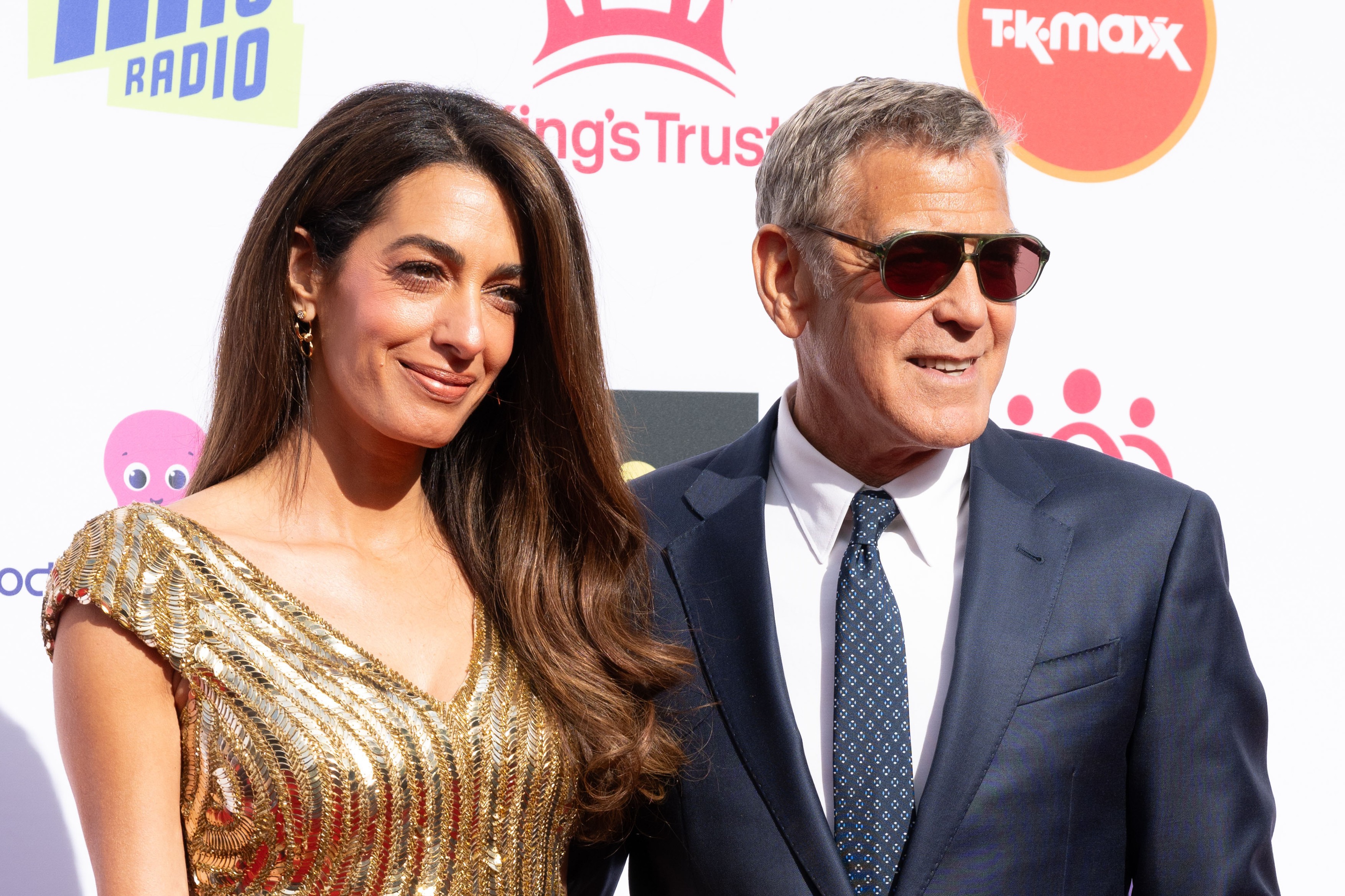 George Clooney și familia evacuate din casa din Franța din cauza incendiilor violente