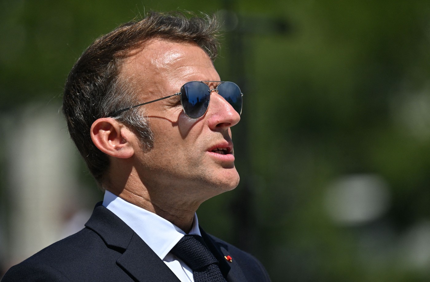 Macron, discurs mobilizator pentru armată: „Prețuim libertatea și dreptul, suntem pregătiți să le apărăm cu prețul sângelui”