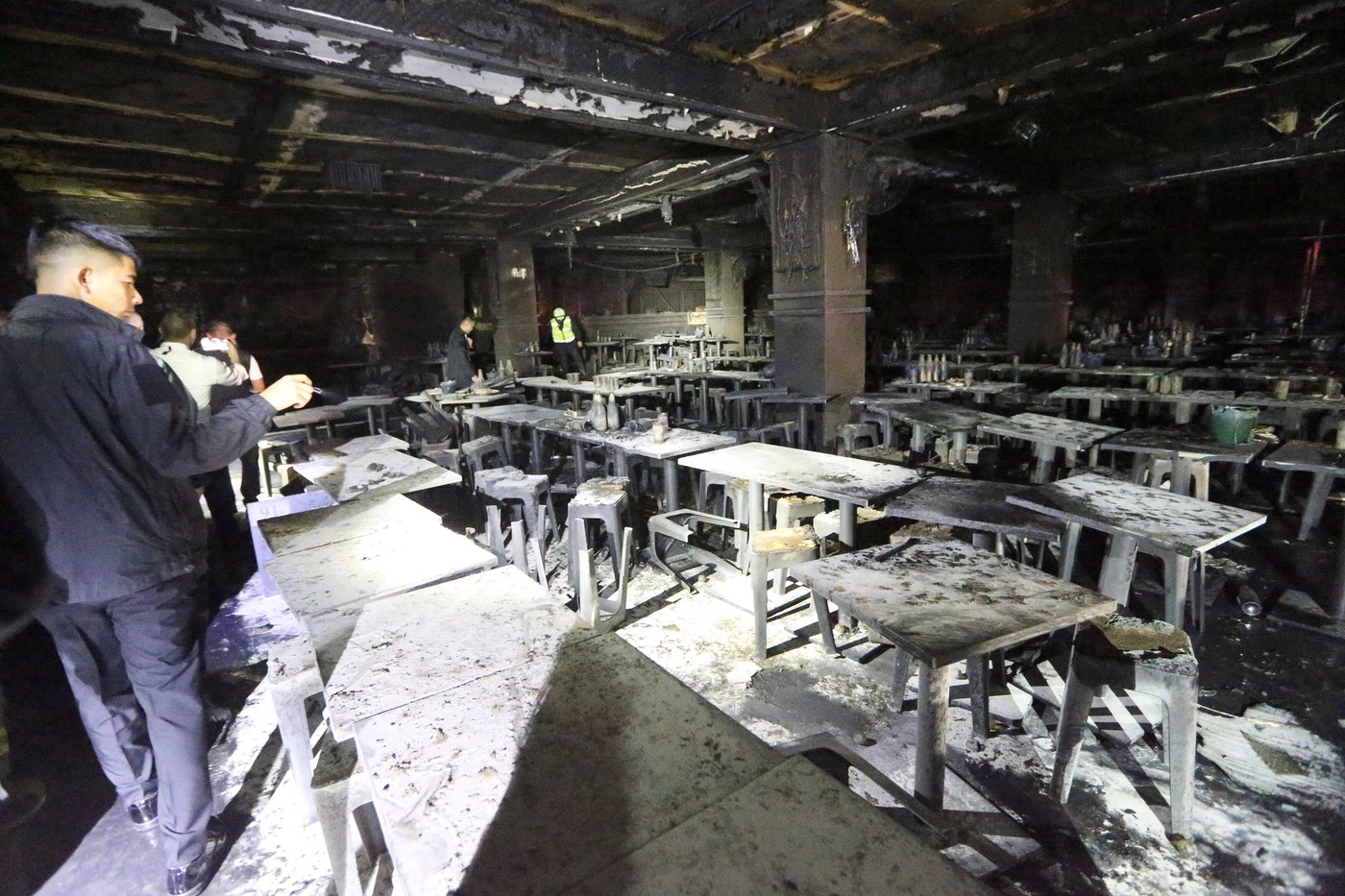 Incendiu devastator într-un club din Bangkok: 27 morți și zeci de răniți