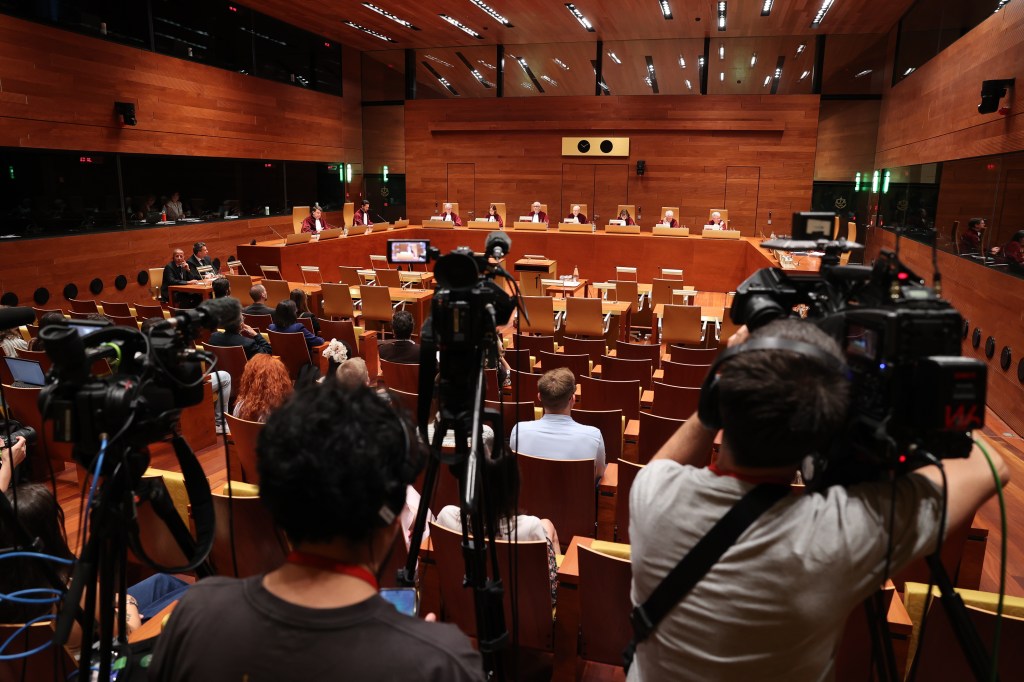 Decizie de ultimă oră a Curții Europene de Justiție privind controversa prescripției în România. Înalta Curte condusă de Lia Savonea a reacționat rapid