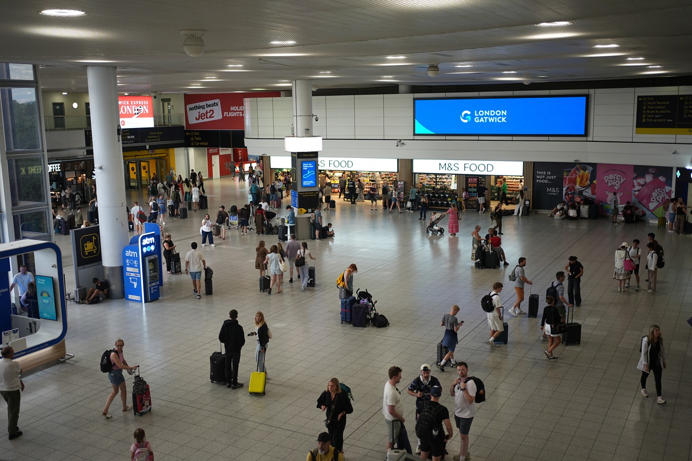 Al doilea aeroport ca mărime din Regatul Unit a rămas fără apă curentă. Probleme la Gatwick - HotNews.ro