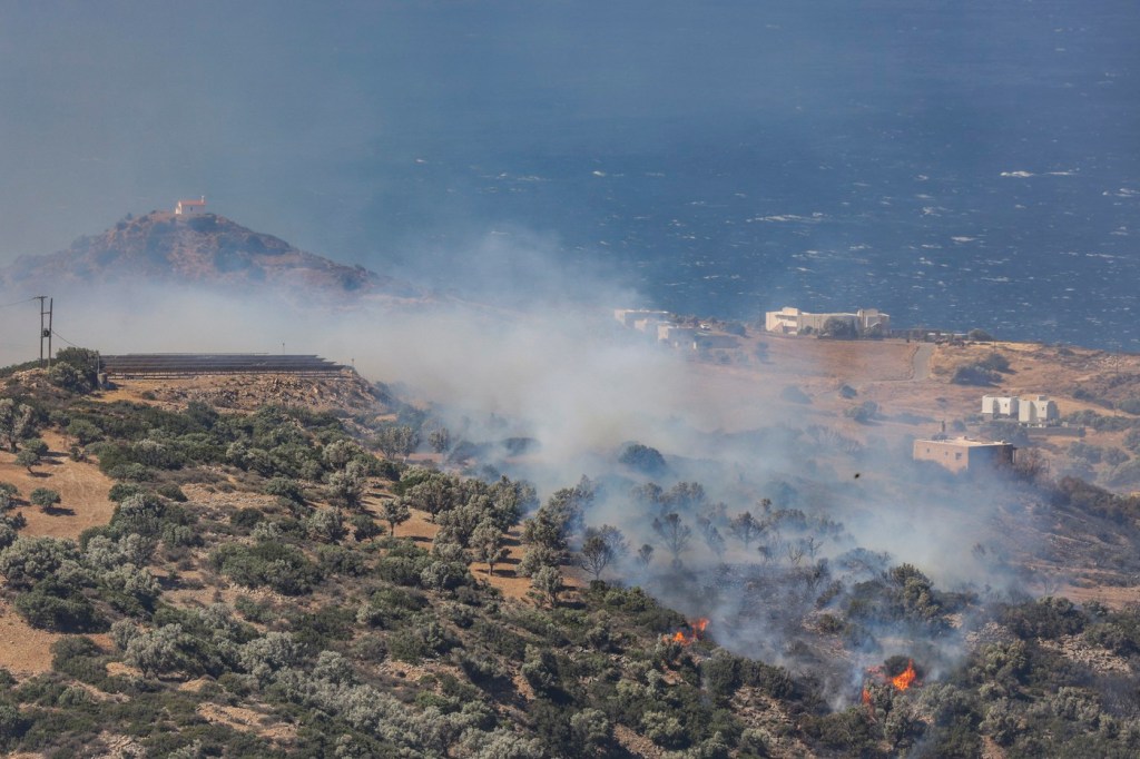 Mii de evacuări în Creta, din cauza incendiilor de vegetație. Ce spun românii care sunt pe insulă