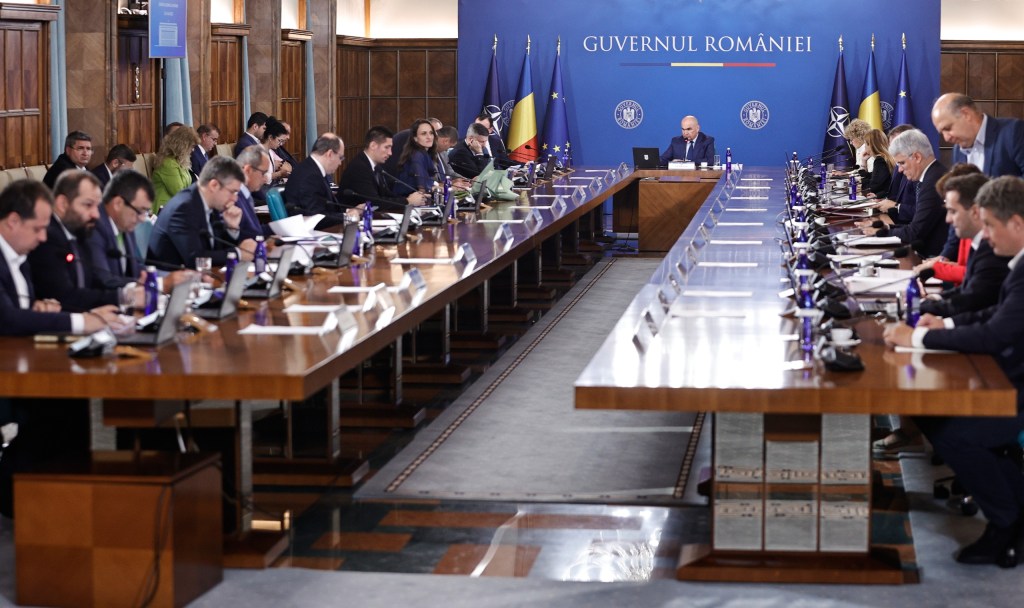 Majorări de salarii și noi angajări au fost aprobate de Guvern pentru 22 de companii din subordinea administrației locale
