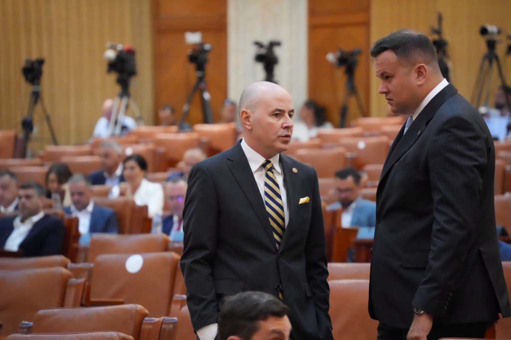 Alexandru Muraru, deputat PNL, în timpul dezbaterilor din Parlament