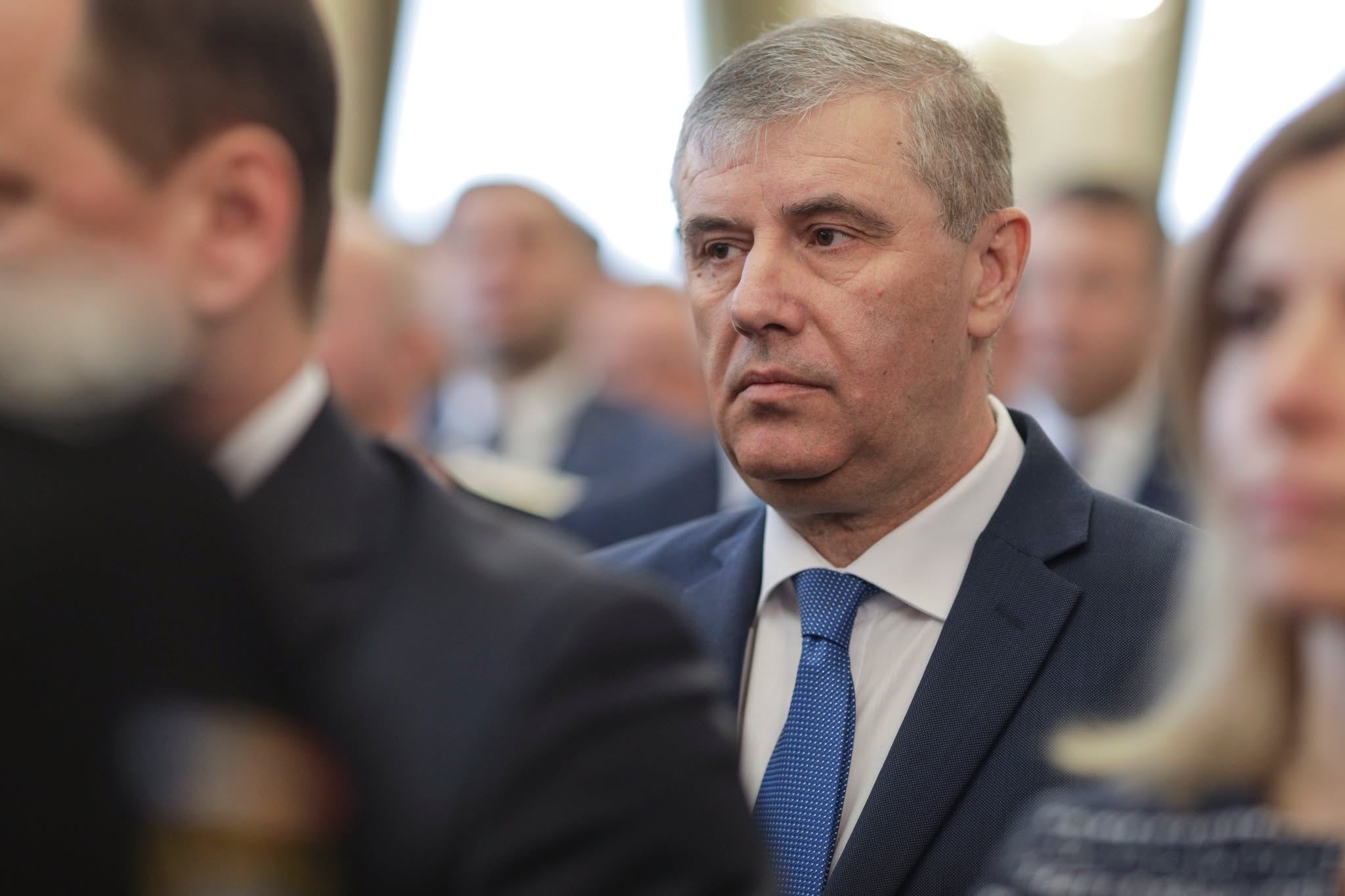 „Dacă președintele Dan nu-l demite nici acum, vom reconfirma cine conduce țara”. Concluzie din presă după dezvăluirile despre Pahonțu