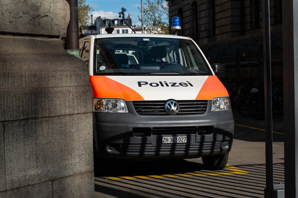 Focuri de armă la un festival lângă Zurich. Intervenție masivă a poliției, care spune că sunt mai multe victime