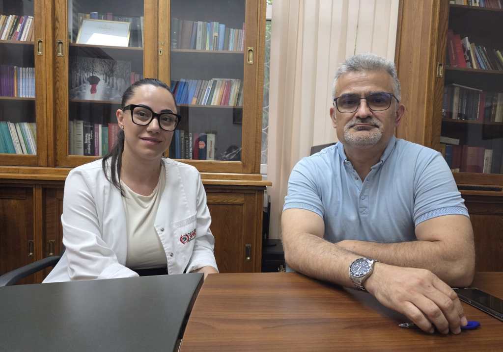 Asistenta socială Laura Ghemeci și Eduard Moțoescu, directorul medical al Spitalului „Alexandru Obregia” / Foto: Hotnews
