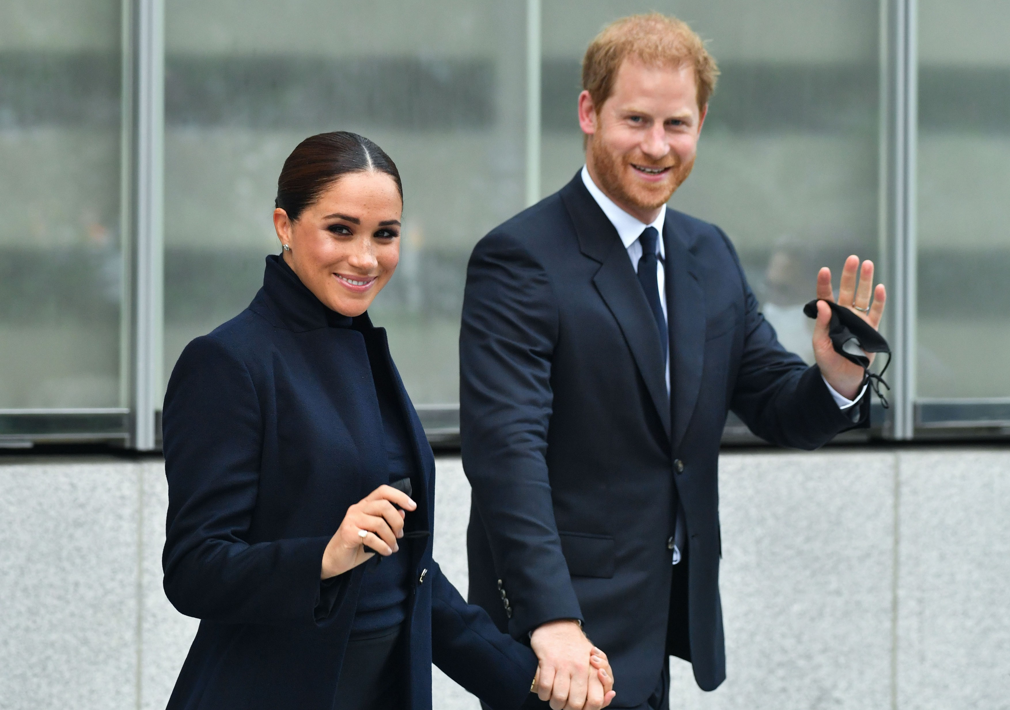 surpriză făcut de prințul Harry și Meghan Markle, au apărut și întrebările. Cinci necunoscute ale mutării în Marea Britanie