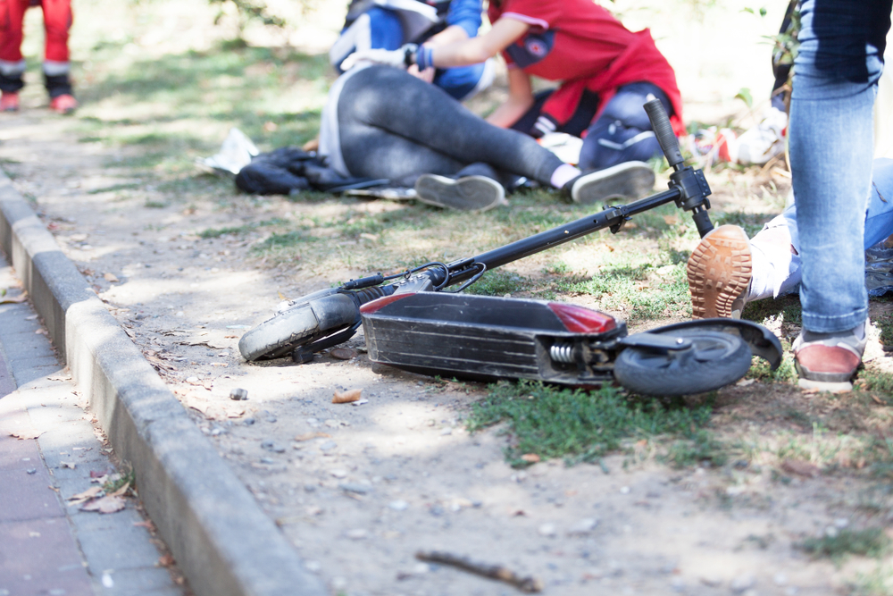 Fracturi complexe, traumatisme craniene și răni întinse sunt doar câteva dintre leziunile provocate copiilor în accidentele cu trotineta electrică, devenite tot mai frecvente în ultima vreme. FOTO: Shutterstock