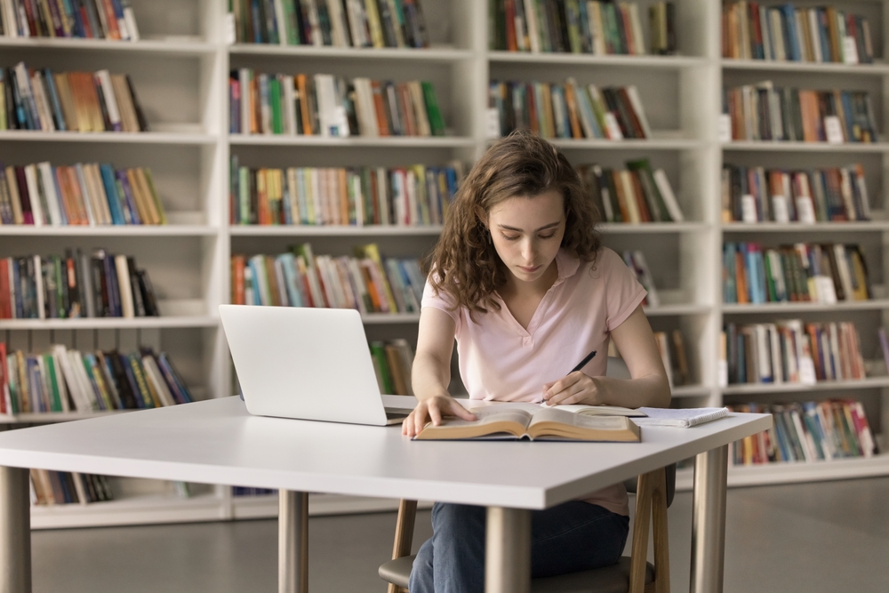Dacă inițiativa aceasta va fi aprobată, elevii nu vor mai învăța pentru două examene, ci pentru patru. FOTO: Shutterstock