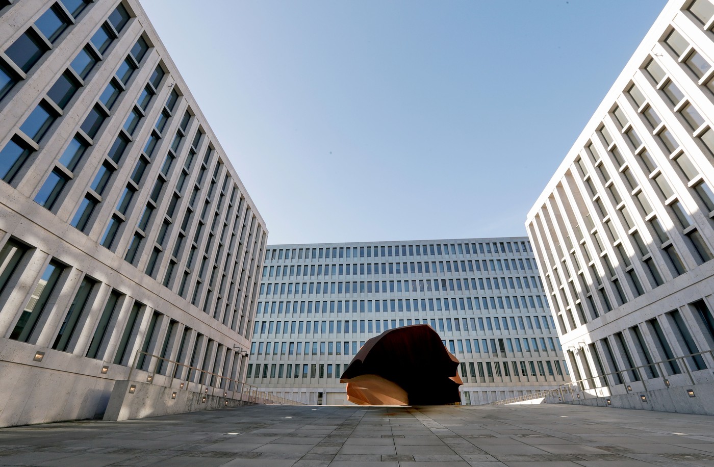 „Revoluție” în Germania, care vrea să își descătușeze serviciile de informații pentru a deveni „adevărate servicii secrete” - HotNews.ro