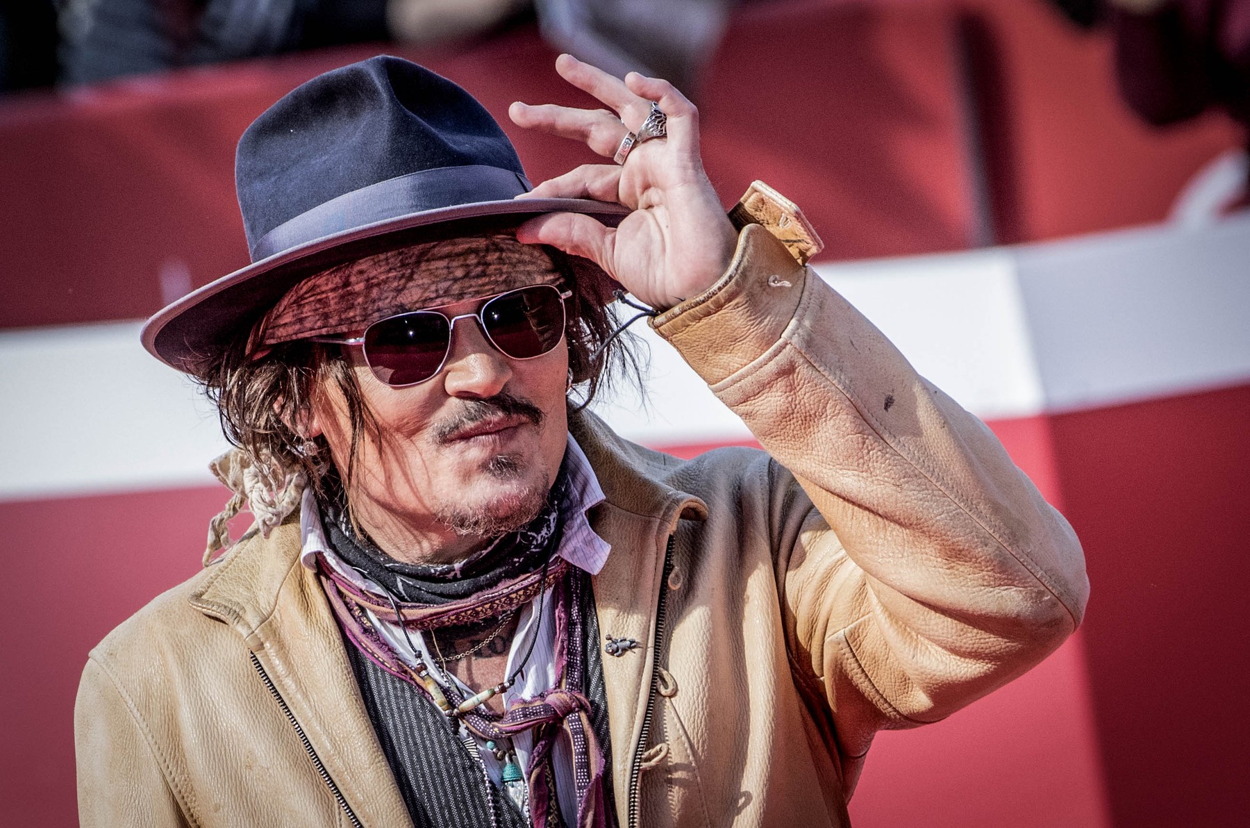 Johnny Depp negociază revenirea în „Pirații din Caraibe” cu un rol secundar