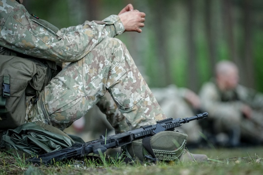 O nouă tabără militară pentru trupele NATO va fi construită într-o țară baltică. Când va fi gata