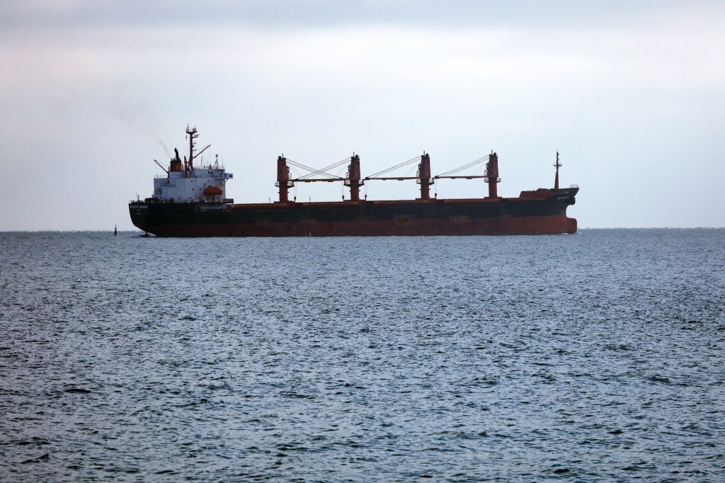 Cu porturile de la Marea Neagră blocate și cu secarea Dunării, Ucraina are o veste proastă pentru întreaga regiune: Alimentele riscă să ajungă inaccesibile