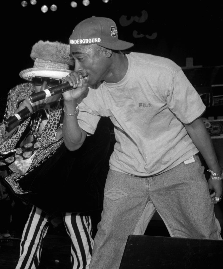 Moartea legendarului rapper Tupac, în procesul deschis la 30 de ani de la crimă. Detalii noi despre asasinatul comis din mașina Cadillac aflată în mers