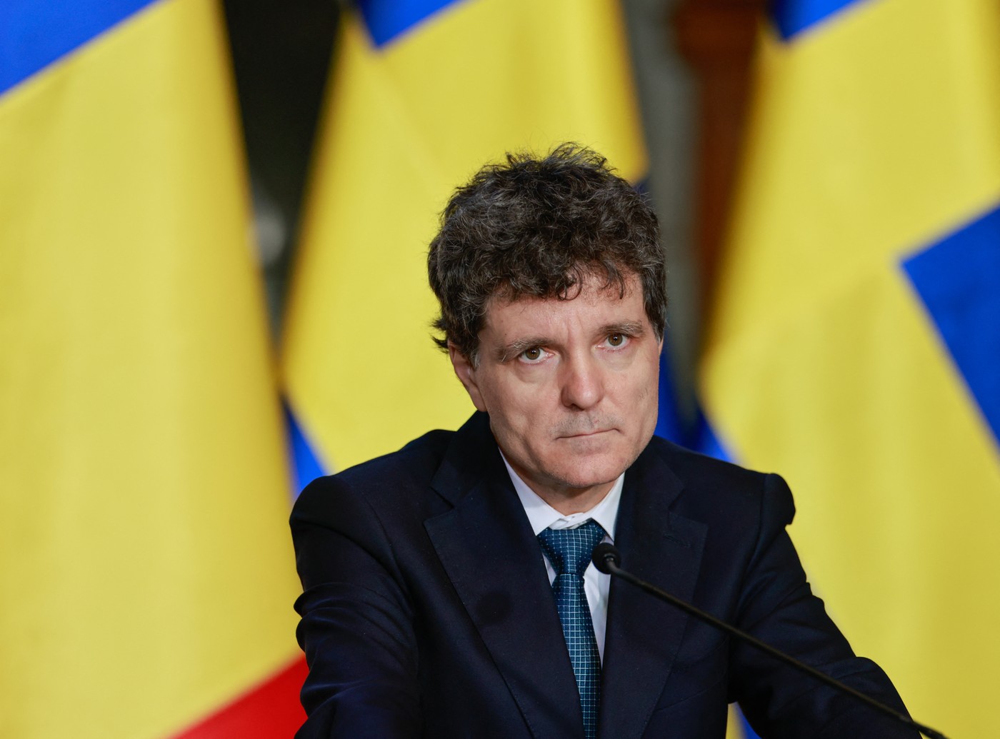 Dacă „Domnul Pahonțu nu este în această situație”, de ce șeful SPP nu și-a depus, de 18 ani, declarația că nu a făcut poliție politică?