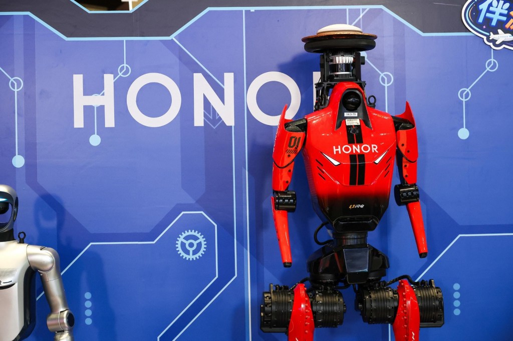Mai rapid decât Usain Bolt. Robotul chinezesc „Lightning” a spulberat recordul mondial la 100 de metri