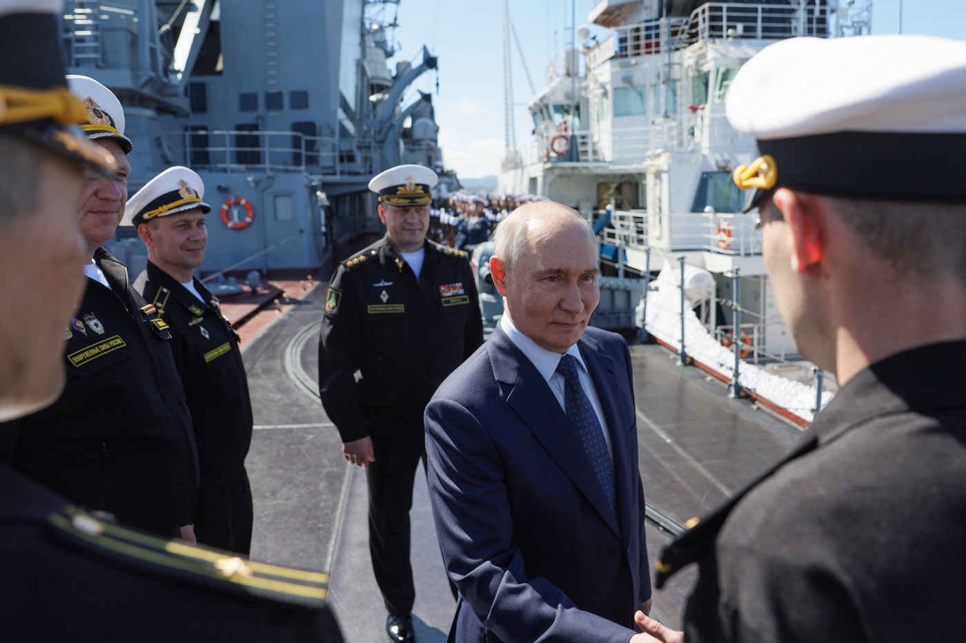 Vladimir Putin a stârnit furie la Tokyo, după prima vizită într-un teritoriu disputat cu Japonia