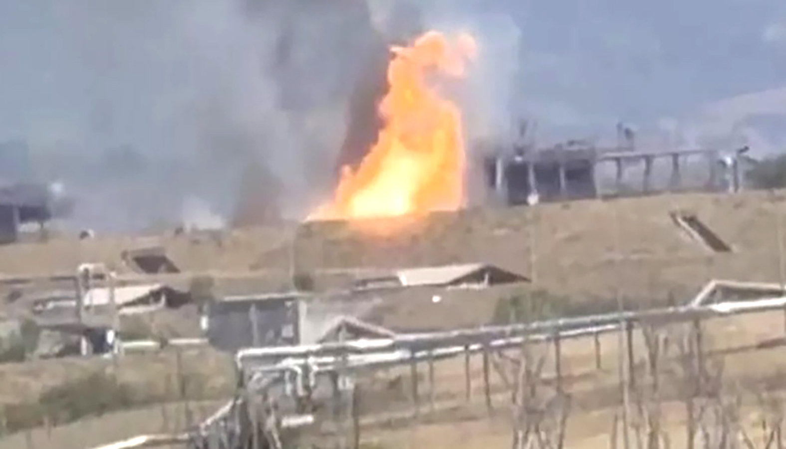 VIDEO Momentul în care o fabrică de muniție de lângă Roma sare în aer. Incendiu masiv