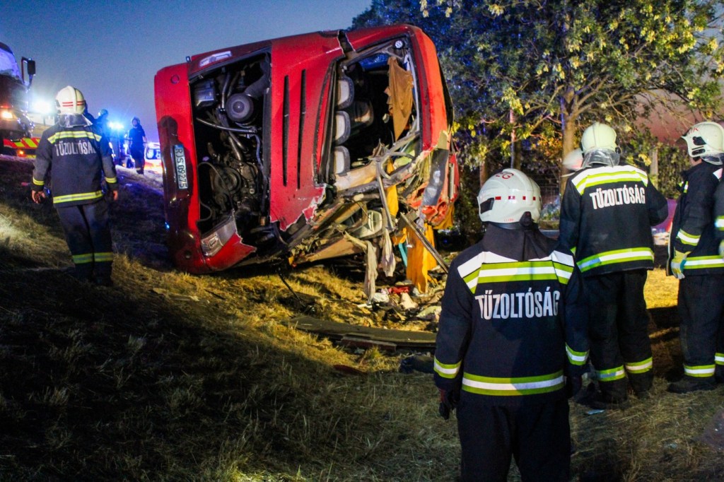 Polonia trimite o ambulanță aeriană în Ungaria după teribilul accident de autocar / Pasagerii erau pelerini polonezi. Tragedia similară din urmă cu 4 ani