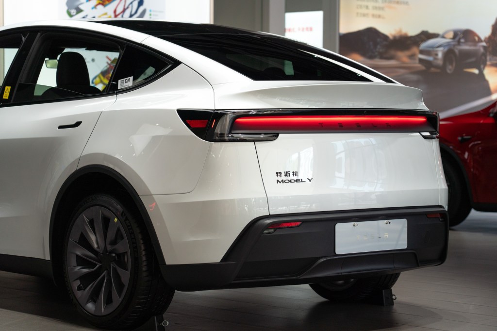 Aproape trei milioane de mașini Tesla sunt rechemate în China din cauza unui element devenit emblematic