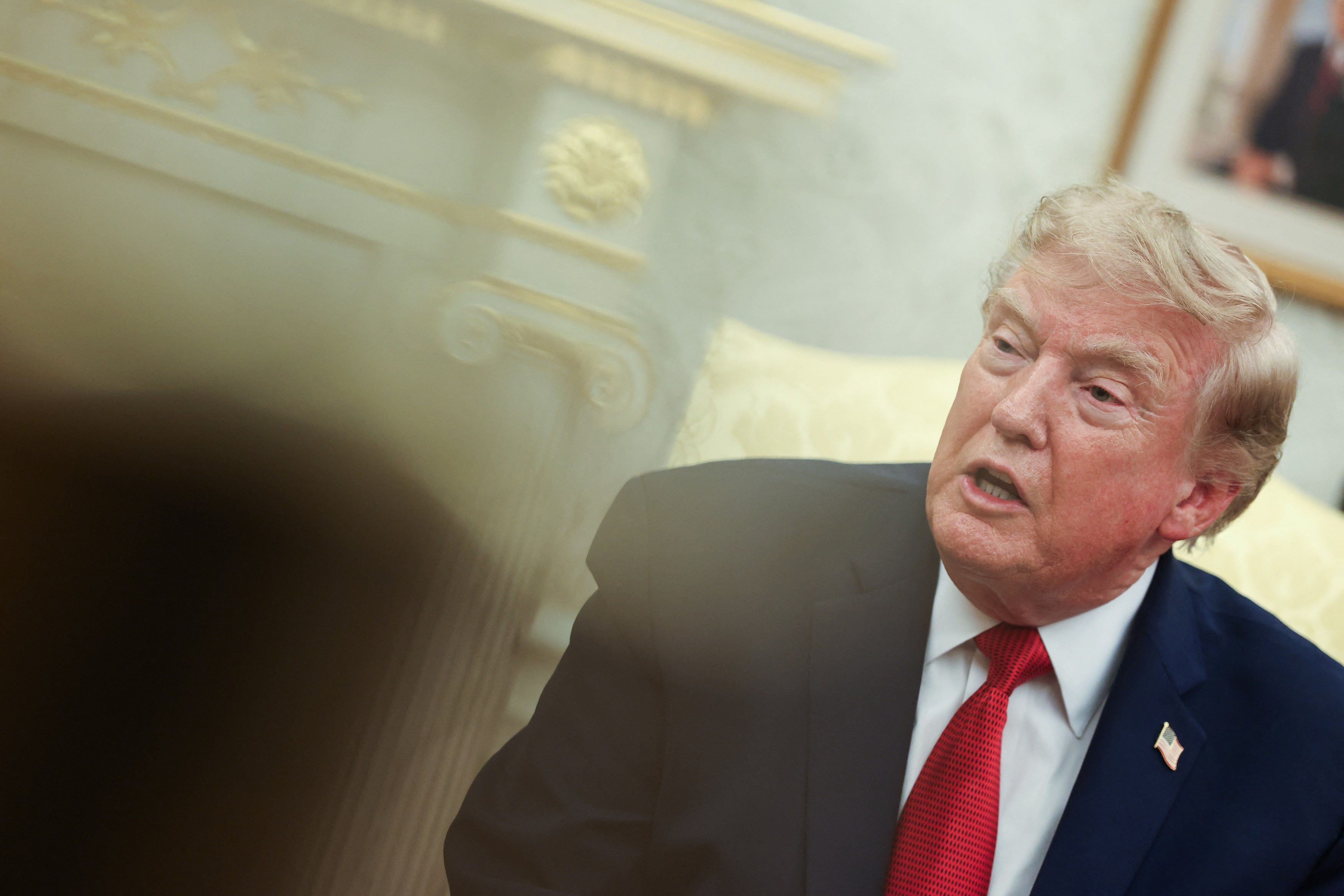 Trump suspendă taxele vamale impuse Canadei în așteptarea unui acord comercial