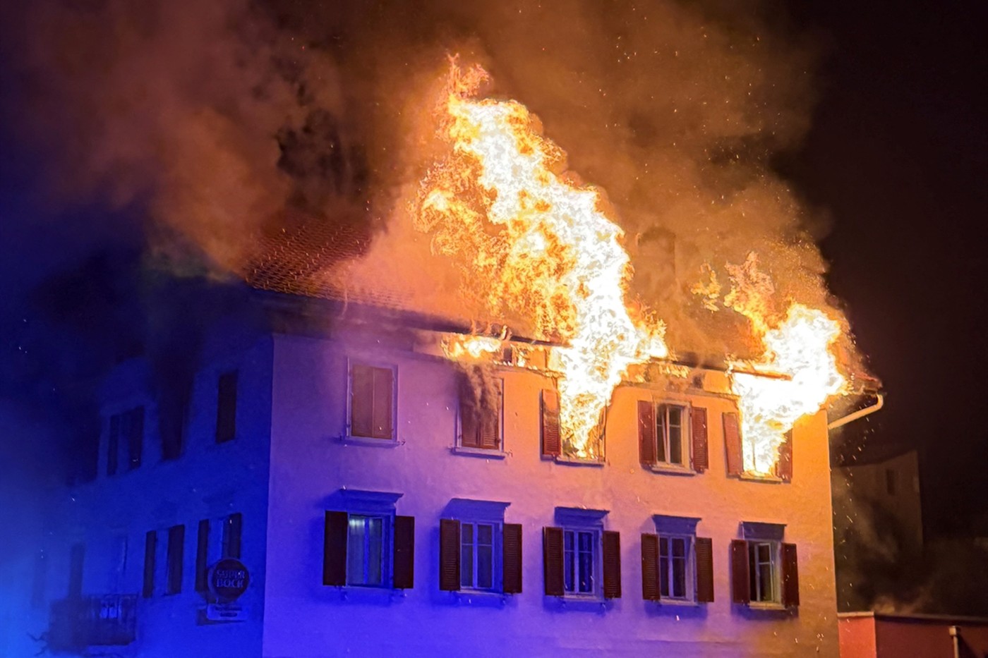 Doi români au murit într-un incendiu din Elveția. Ministerul de Externe a fost notificat oficial de autoritățile de la Berna