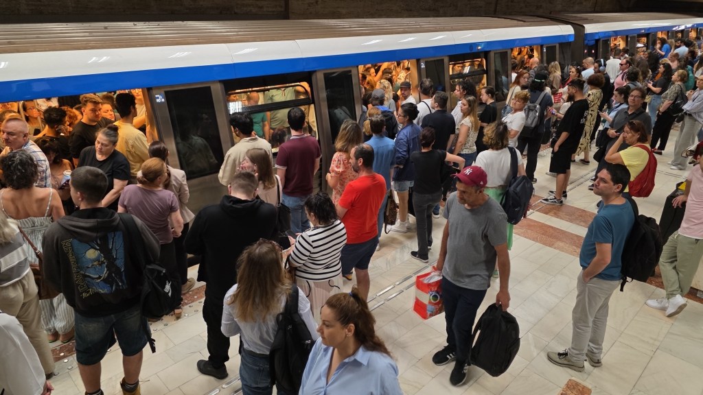 În România, mentalitatea e că trebuie să fii sărac ca să beneficiezi de locuință socială. În Viena, se califică toți cu cei cu sub 5.000 de euro pe lună. Pentru că nu sunt „pomană”, ci investiție strategică