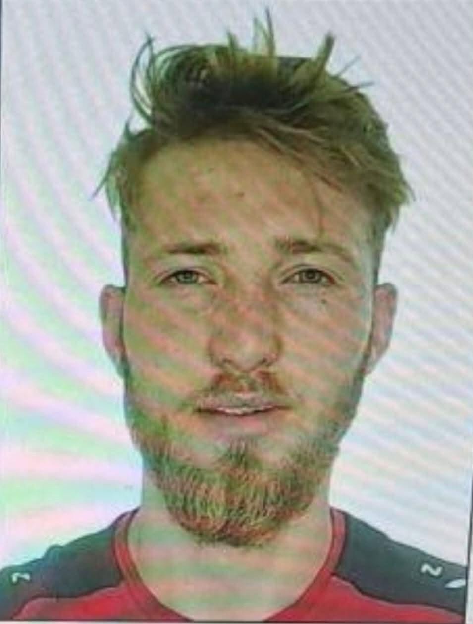 Polițiști din mai multe județe caută un fugar care a trecut de filtrele Poliției cu o mașină furată