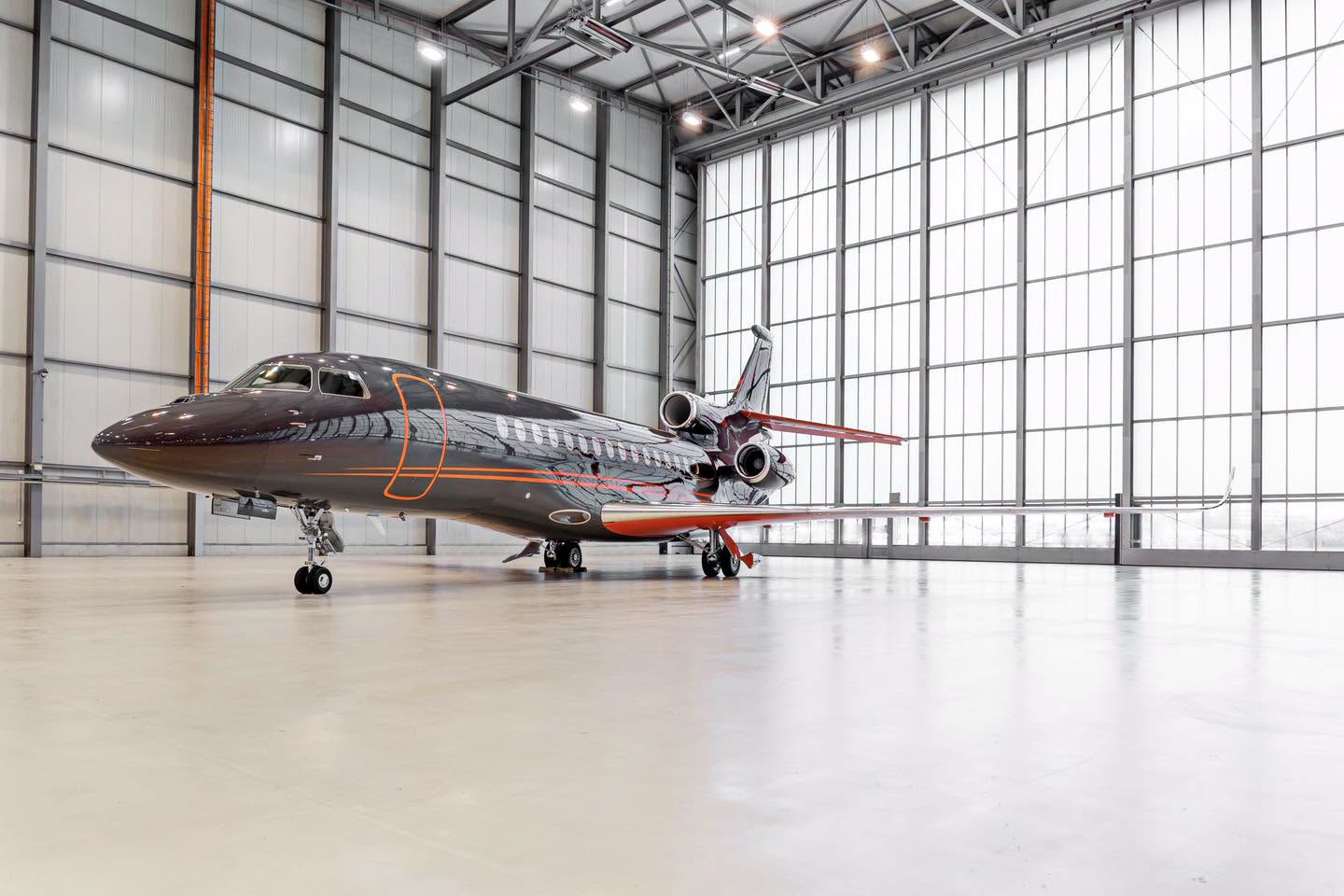 FOTO Cum arată interiorul avionului care îl va duce pe Nicușor Dan în SUA: „E mai luxos decât Globalul lui Țiriac”