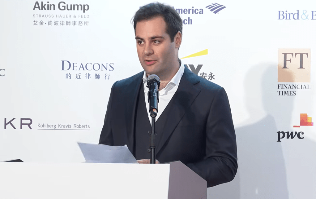 Un investitor condamnat în SUA, dar grațiat de Trump, a anunțat că va dona o sumă record pentru Reform UK. Reacția lui Farage