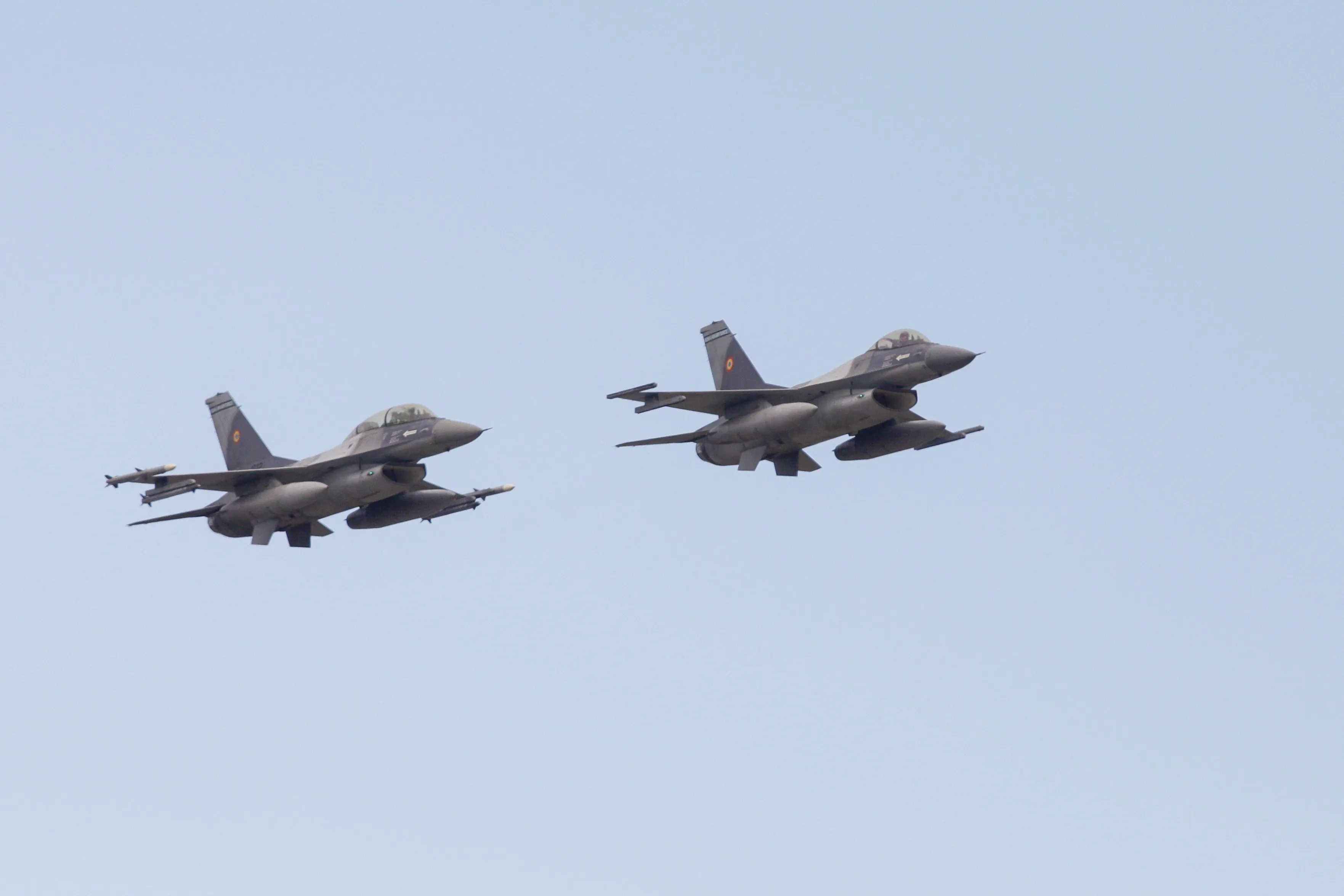 Alertă la granița României: Dronă detectată lângă Galați. Două aeronave F-16 ridicate. Mesaj RO-Alert emis la 03.27 în două județe