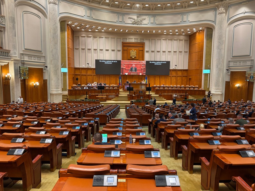 Poza pentru articolul PNL și USR boicotează sedințele Camerei Deputaților. „E un protest împotriva alianței de guvernare PSD-AUR-S.O.S” / PSD: „Boicotați, dar încasați”