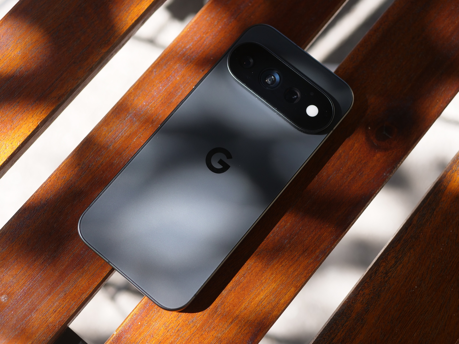 Review Google Pixel 11 Pro: telefon performant cu câteva limitări și preț ridicat