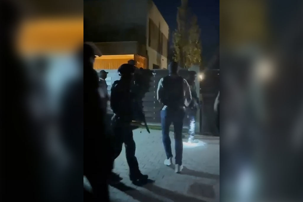 Ce au găsit anchetatorii în locuința și în mașina lui Călin Georgescu