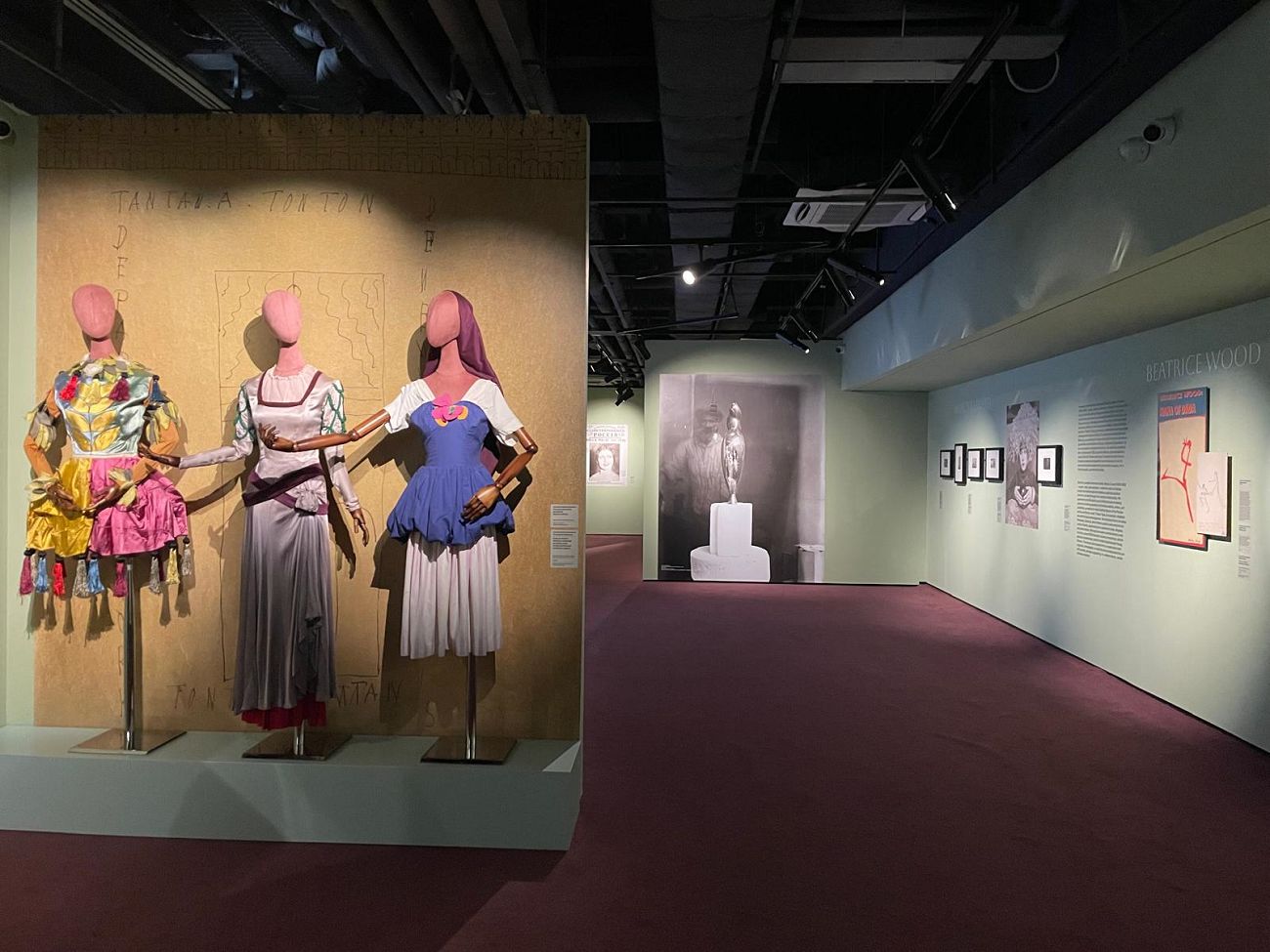 Art Safari #19: Expoziții de la Brâncuși și Pop Art la teme climatice și război