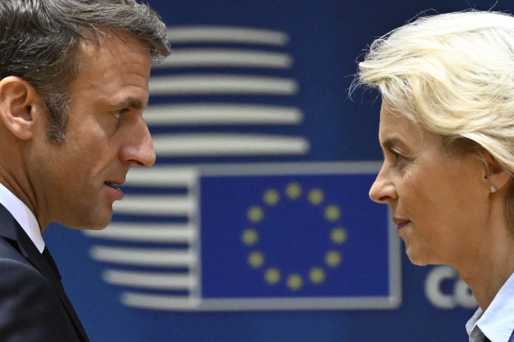 După ce legea sa a picat la curtea constituțională franceză, Emmanuel Macron cere un „text european” pentru interzicerea accesului la rețelele sociale în cazul copiilor