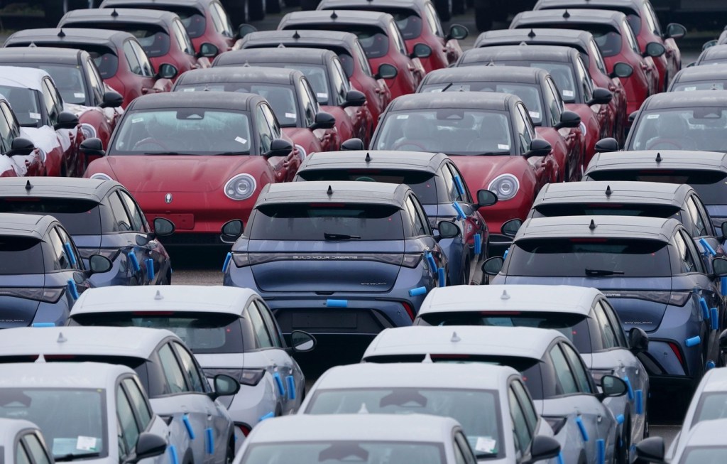 Alarmă la vârful UE: Vânzările de mașini hibride chinezești au explodat în Europa după ce Bruxelles-ul a taxat doar electricele