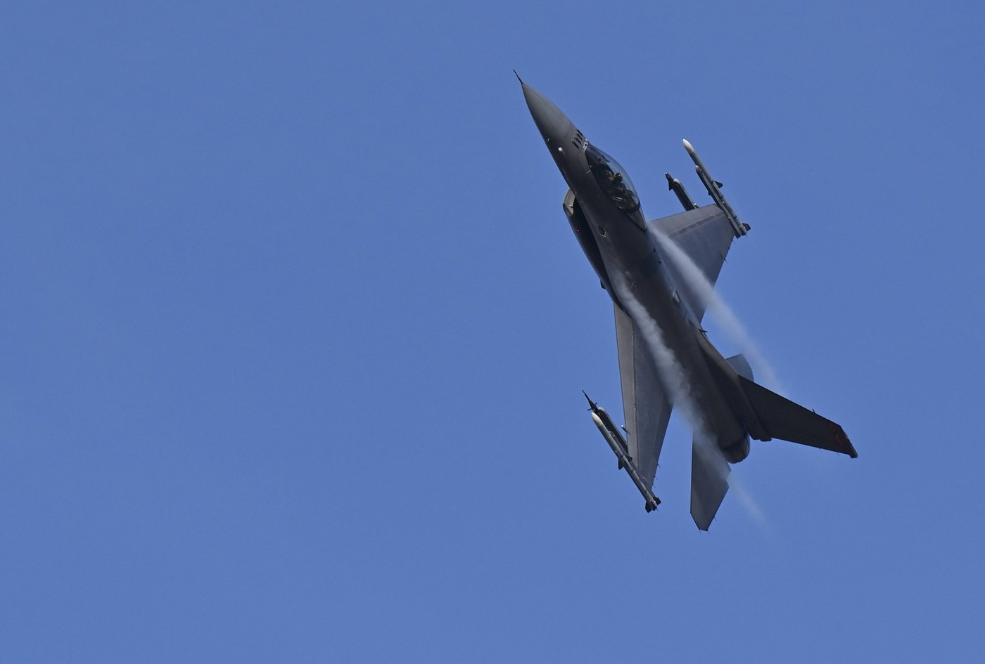 Avion de vânătoare F-16 Fighting Falcon, prăbușit pe o bază militară cheie a SUA din Germania