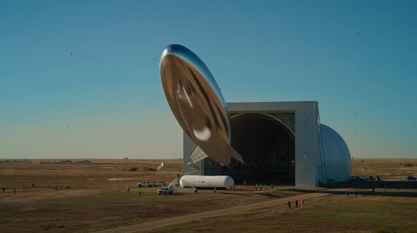 Giant airship designed to stay aloft for years completes 30,000-km journey