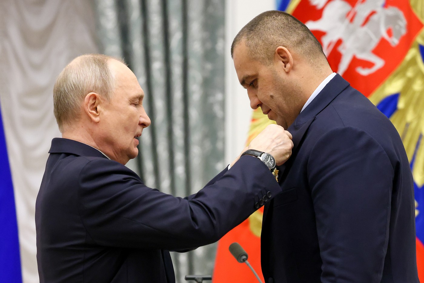 Un oligarh rus apropiat de Putin a finanțat nunta lui Donald Trump Jr. / Reacția cuplului: „Un cadou de la un prieten”