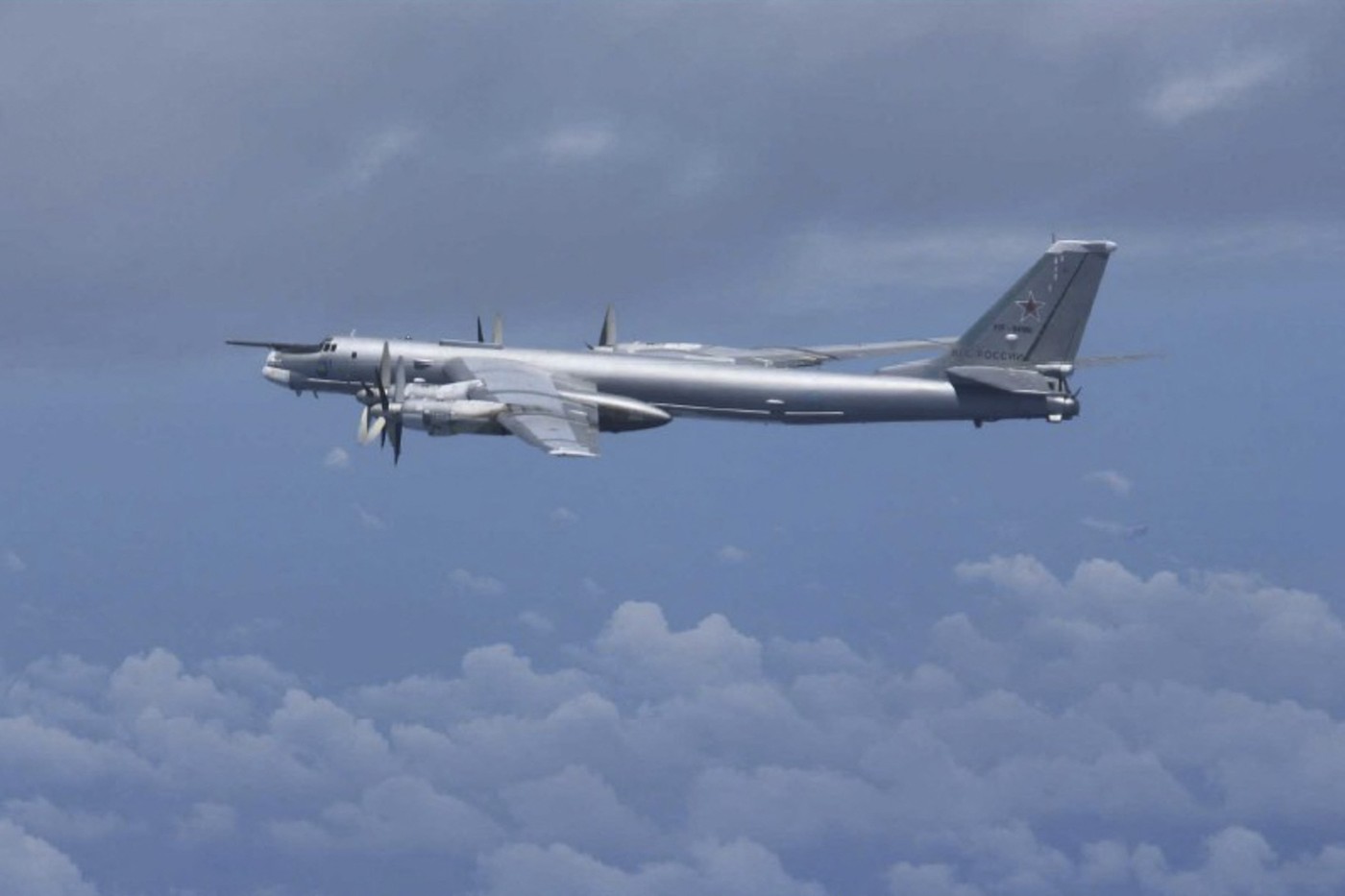 Bombardierul rusesc Tu-95 s-a prăbușit în Extremul Orient, iar șase membri ai echipajului au murit