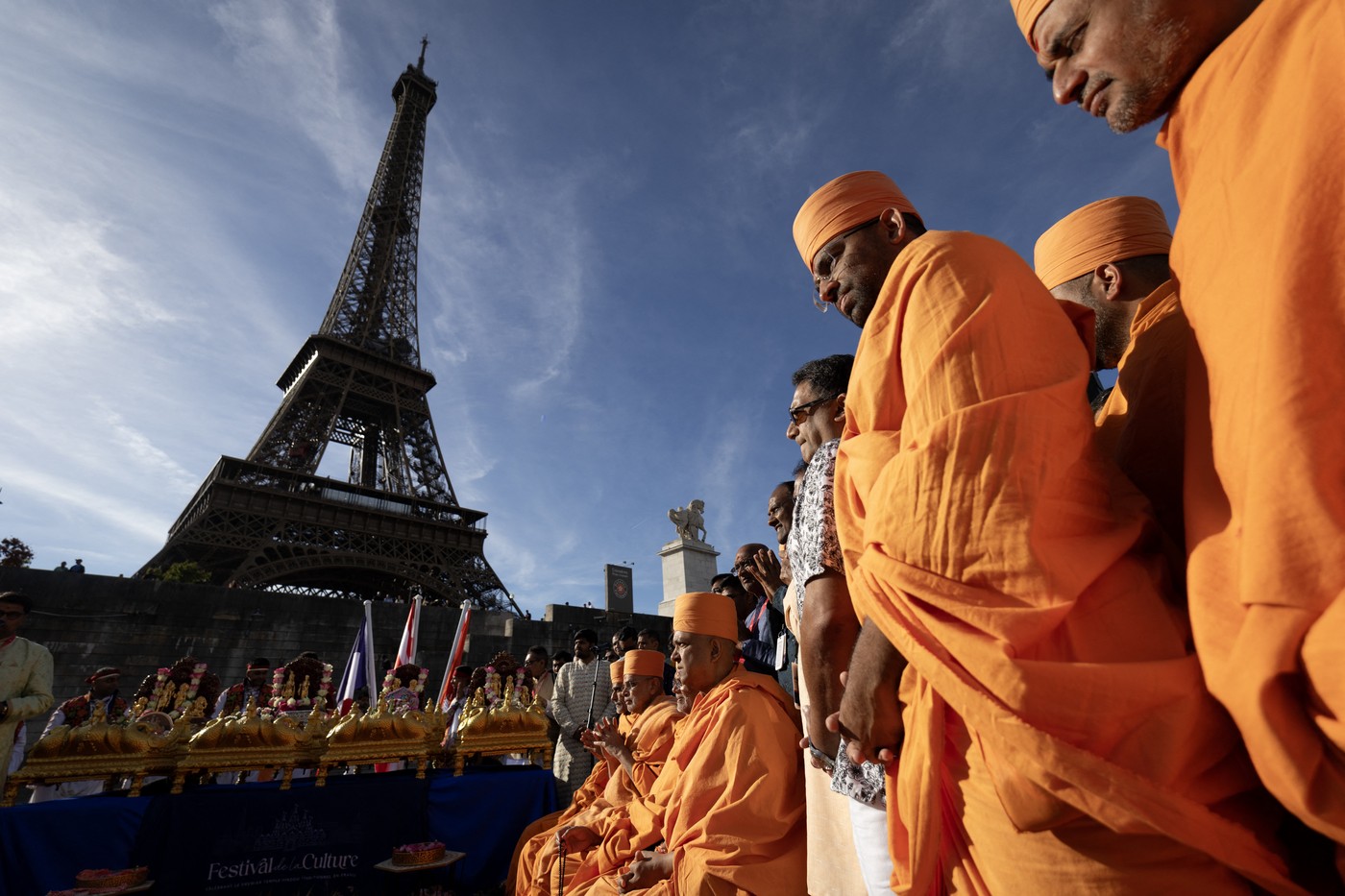 Turnul Eiffel a fost închis după o grevă declanșată de retragerea angajatelor de la posturi