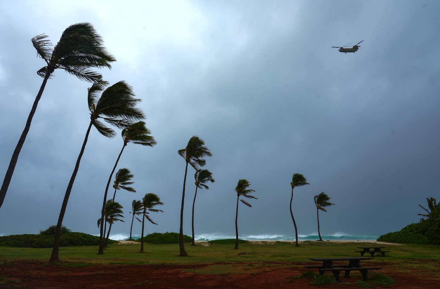 Uraganul Nolo amenință Hawaii cu inundații catastrofale și vânturi puternice